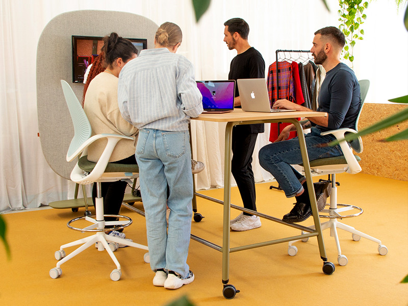 Agile Arbeitswelten - flexibel und wandelbar dank mobiler Büromöbel - Agile Arbeitswelten mit mobilen Büromöbeln